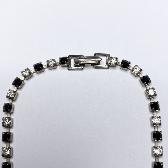 VINTAGE 1980's BLACK AND SILVER RHINESTONE EARRING AND NECKLACE SET - Picture 13 of 13